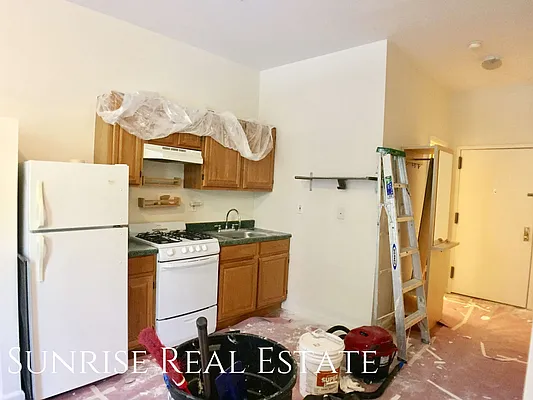 Rented by Sunrise Real Estate | media 18