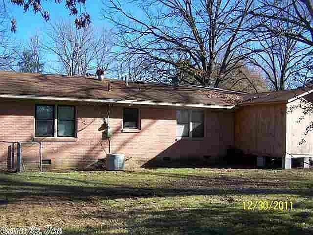 2nd image of 2914 Edgewood Dr