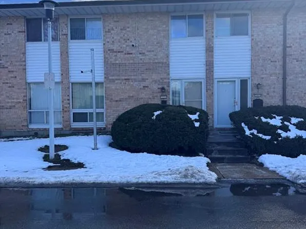 10008 Sakura Dr, Saint Louis, MO 63128