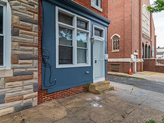 3rd image of 2422 McElderry St #A
