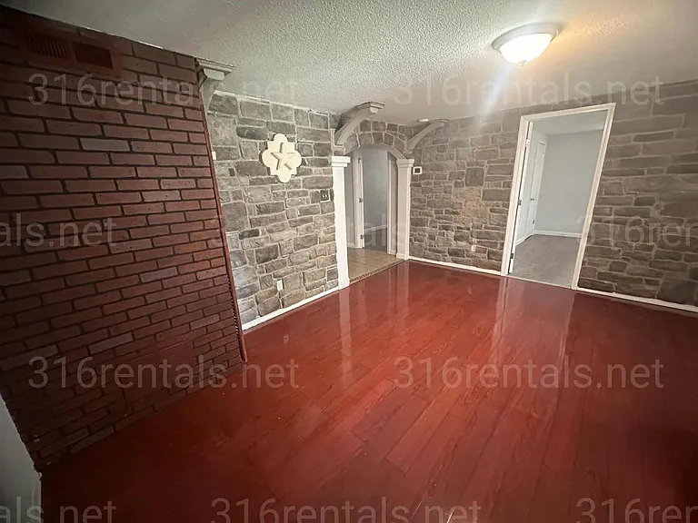 3352 N Park Pl — Photo 4