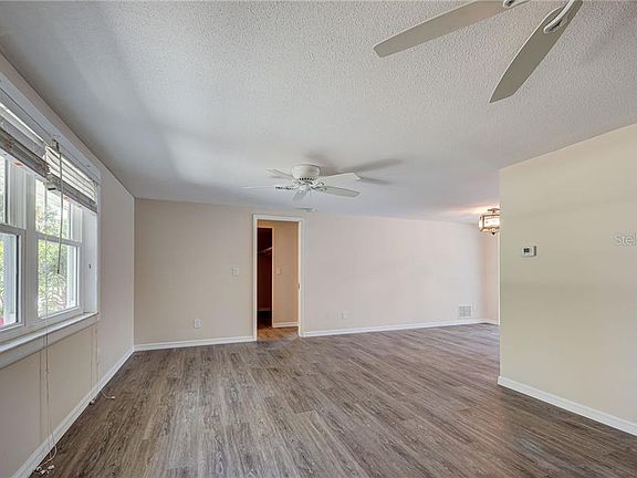 5th image of 427 Edwards St