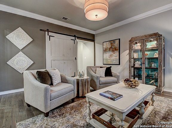 5th image of 7 Camden Oaks