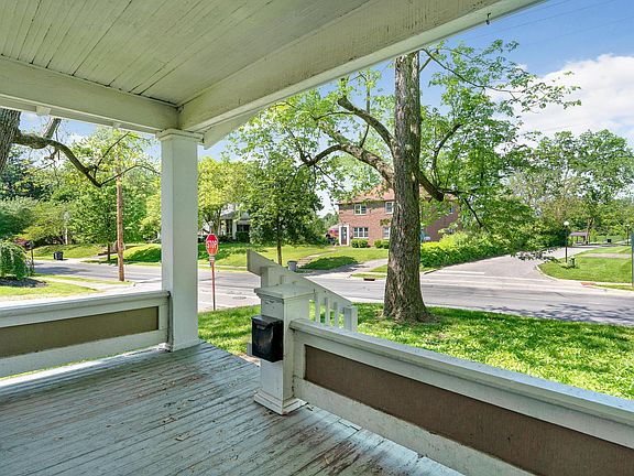 4th image of 882-884 Sheridan Ave