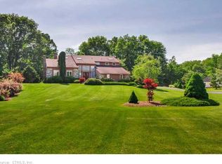 501 White Birch Dr, Guilford, CT 06437