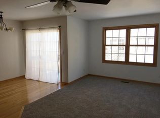 466 S Peace Rd #466, Sycamore, IL 60178