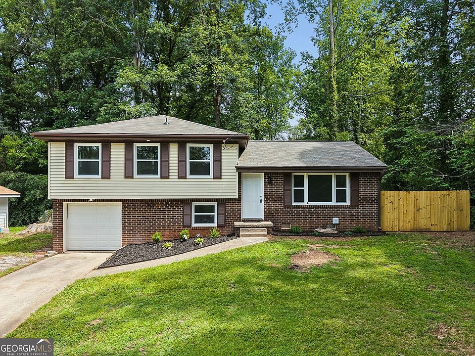 1st image of 498 Queen Aliese Ln