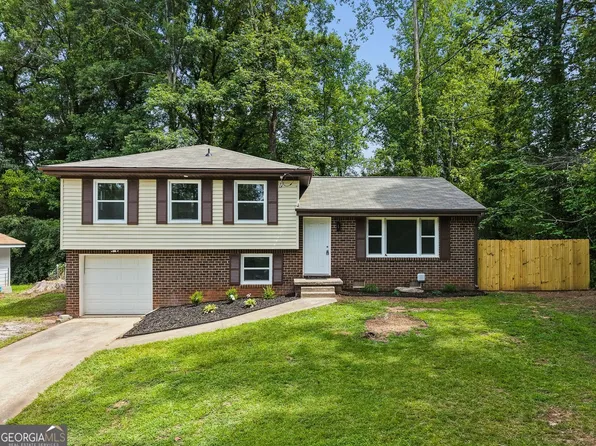 498 Queen Aliese Ln, Jonesboro, GA 30236