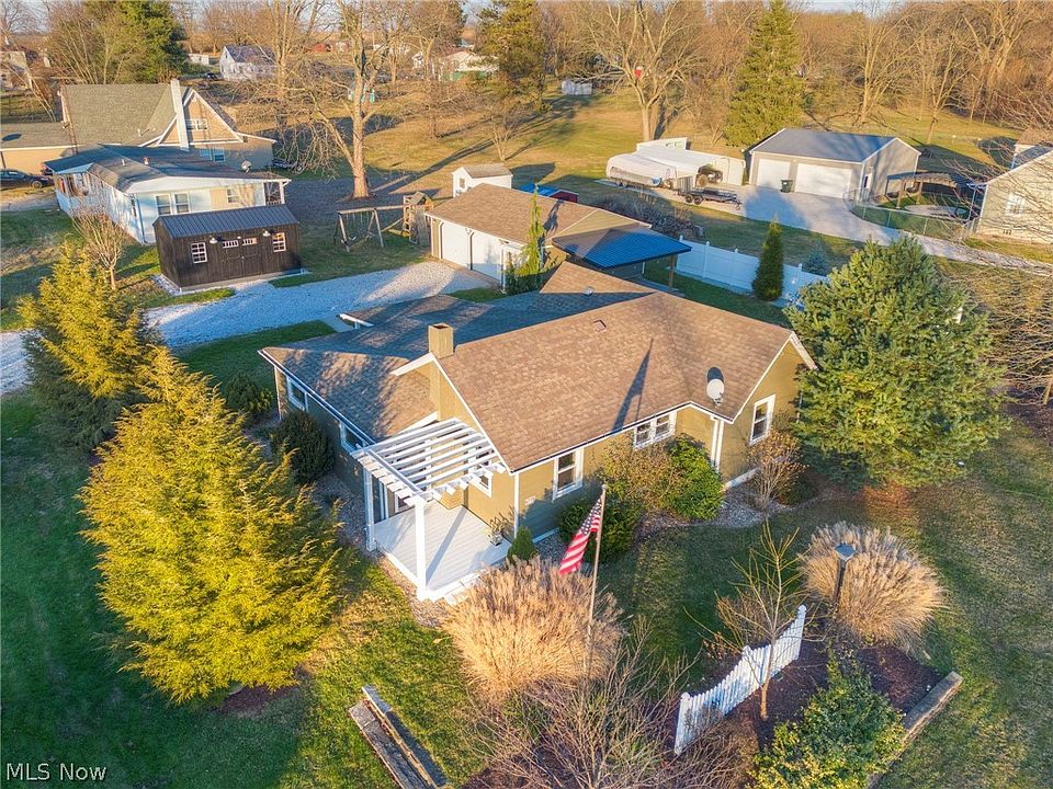 6775 Maplebrook Ave NE, East Canton, OH 44730 Zillow