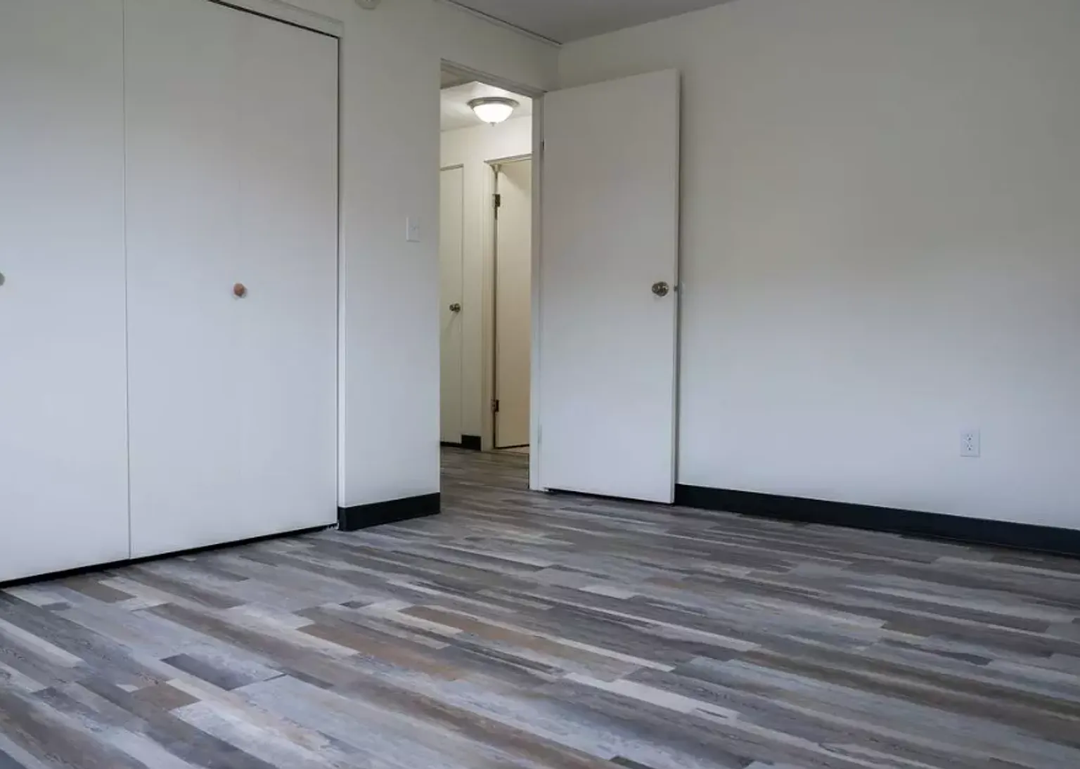 Eastwood Apartments — Photo 3