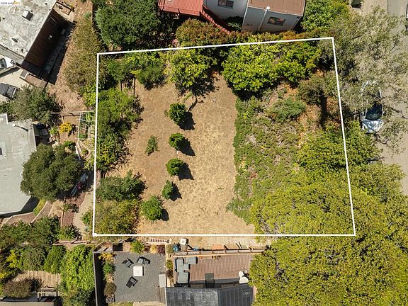 2nd image of 1072 Sterling Ave