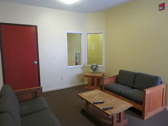109 E State St — Photo 59