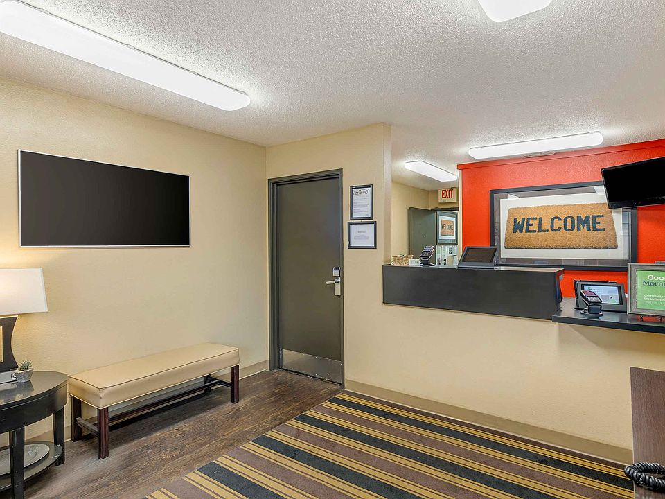 Lobby and Guest Check-in