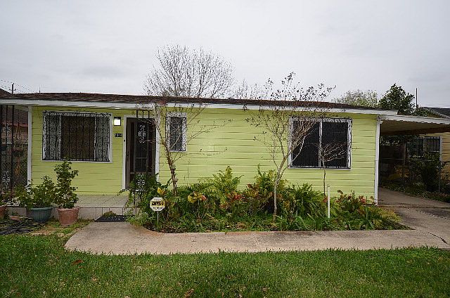 1st image of 2344 Taylor St