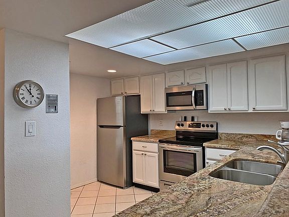 4th image of 402 Padre Blvd #503
