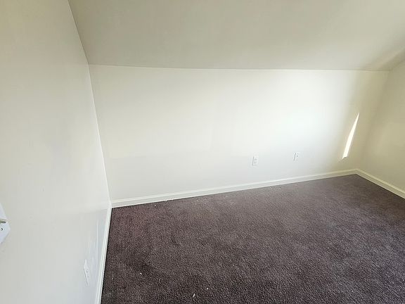 3rd image of 9501 Lauder St