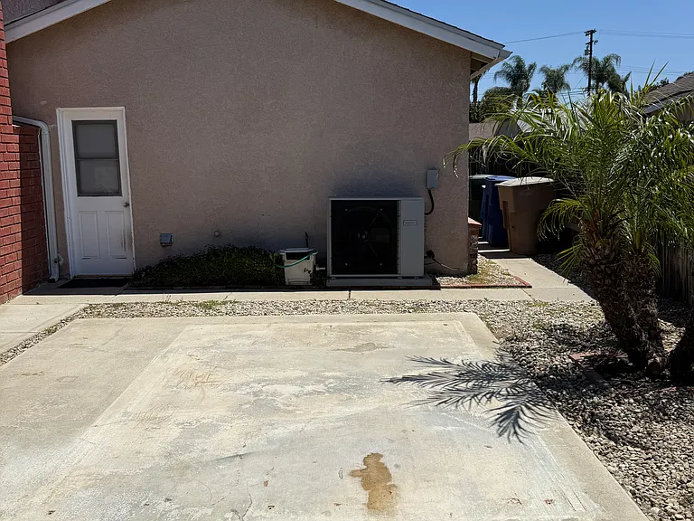 891 Rosewood Ave — Photo 50