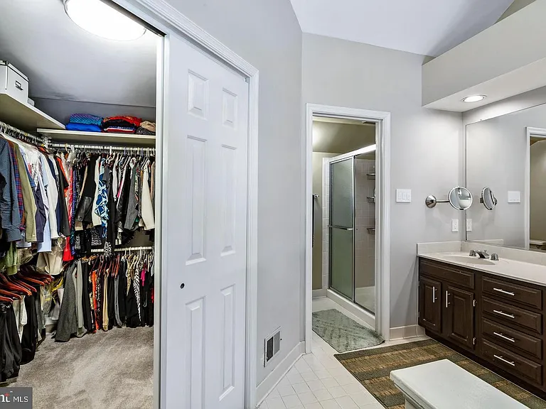 503 Shorter Ln — Photo 16