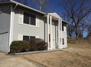 5430 Ville Rosa Ln, Hazelwood, MO 63042