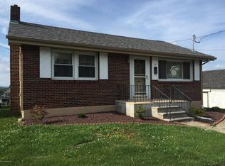 27 Roth Ave, Hellertown, PA 18055