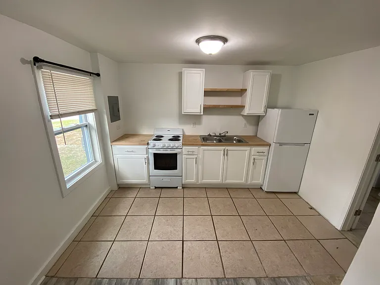 618 N 77th Ave #610 — Photo 3