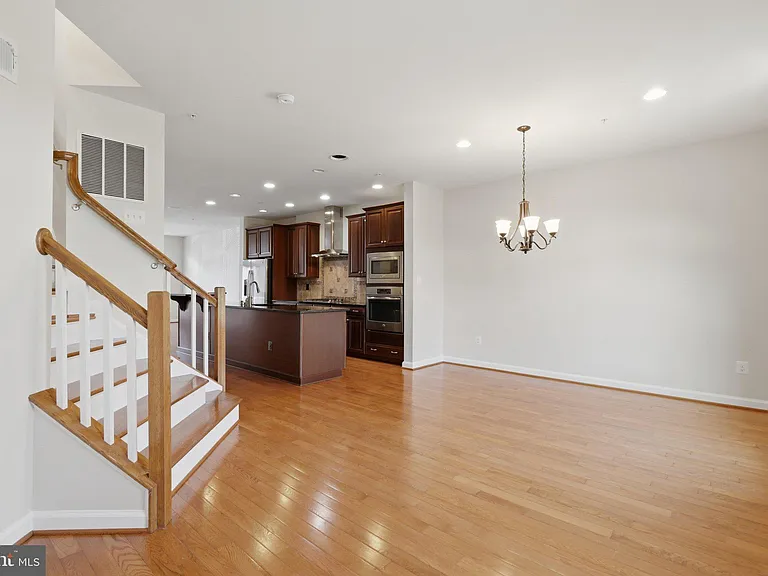 3589 Katherine Way — Photo 28