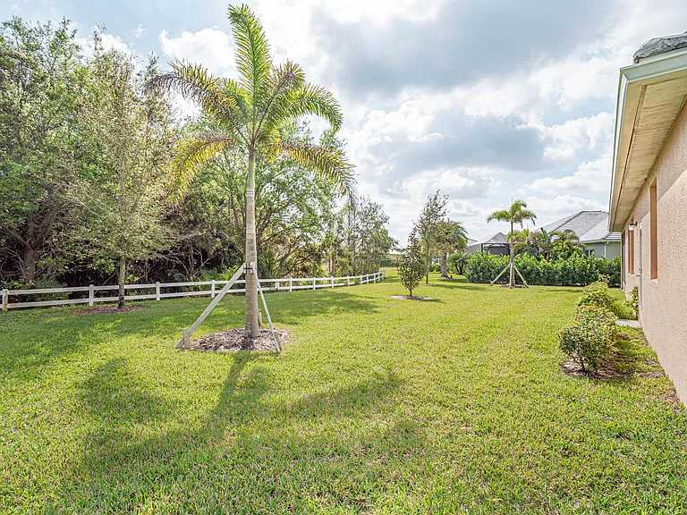 2576 Saint Lucia Cir — Photo 47