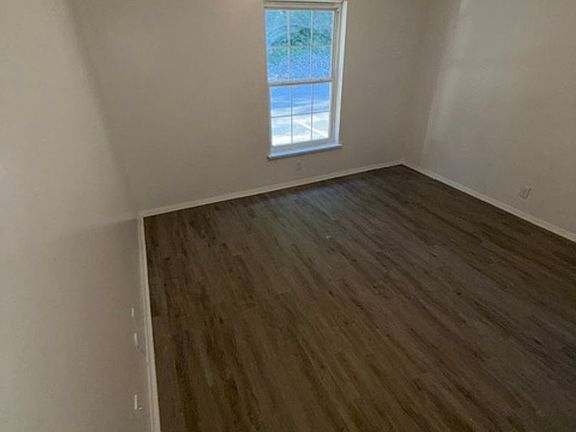 3rd image of 700 Chateau Dr #735