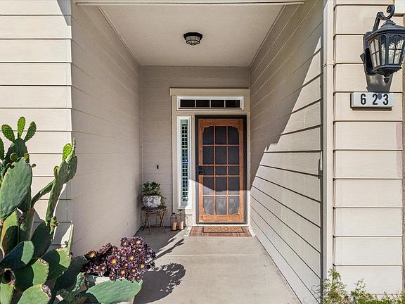 5th image of 623 John Roos Ave