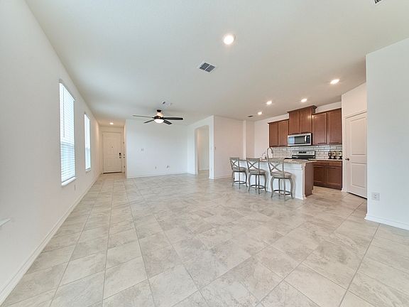 3rd image of 4466 Tivoli Dr