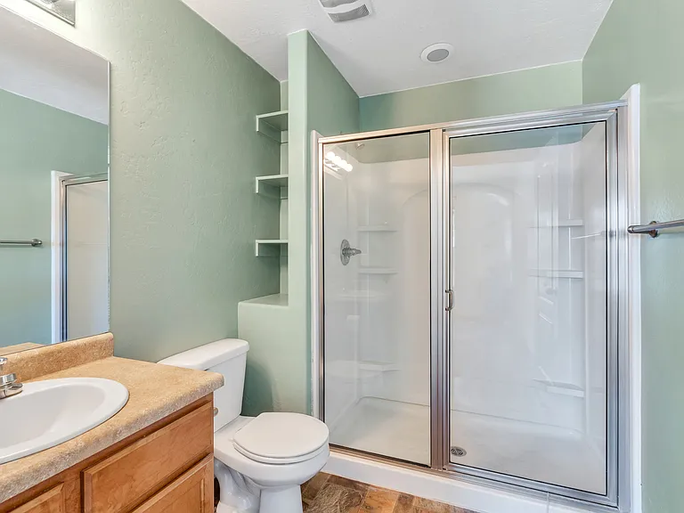 164 W Carrick Dr — Photo 10