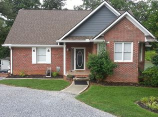 304 Lakeside Dr, Friendsville, TN 37737
