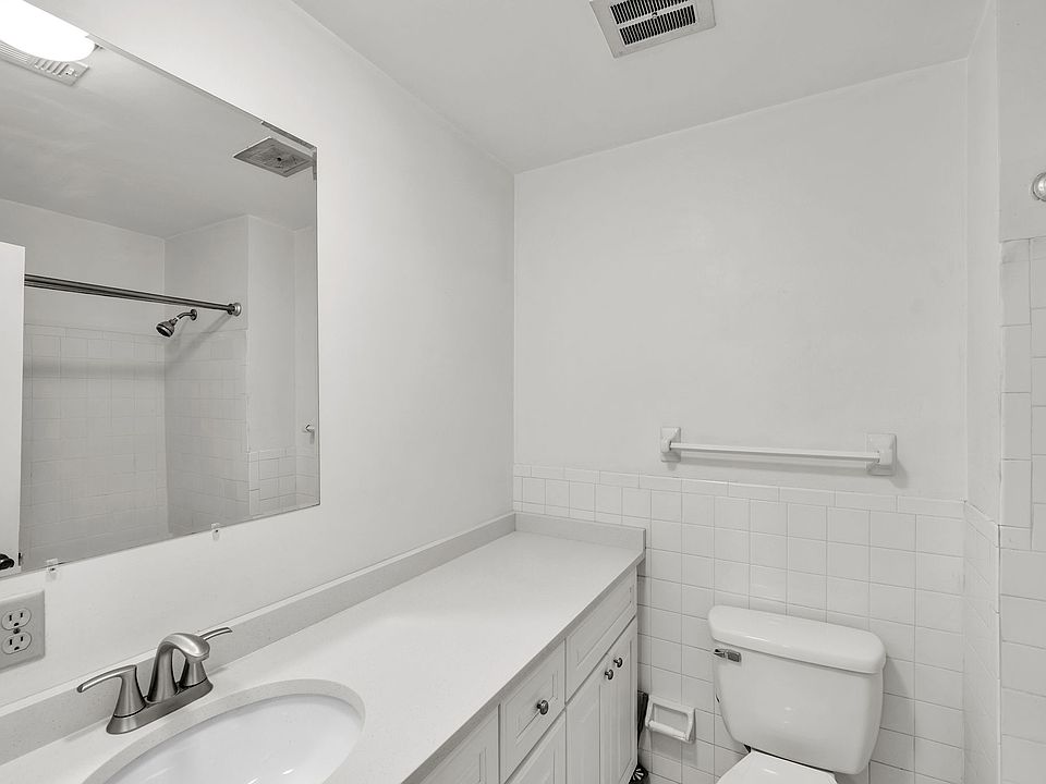 2nd image of 153 S Fir Ave #153