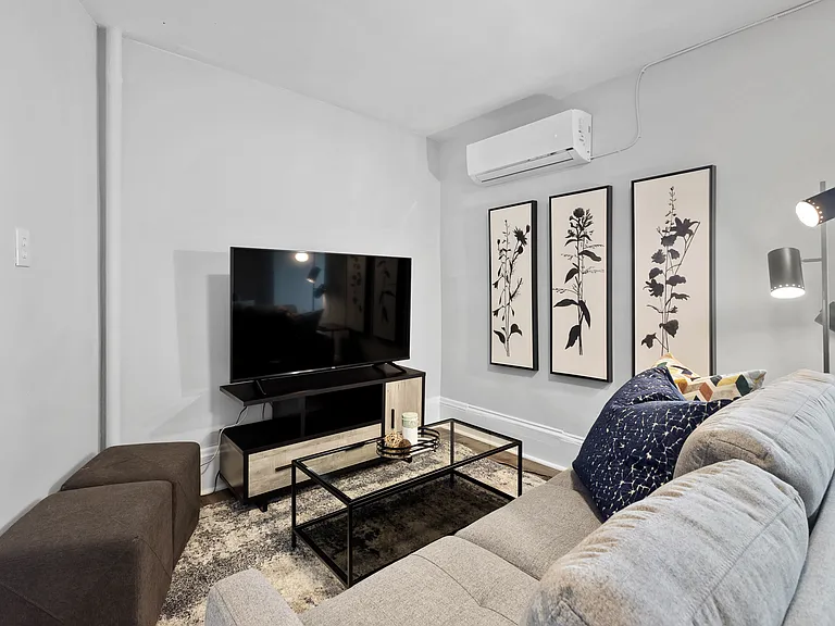 360 Friel St — Photo 28