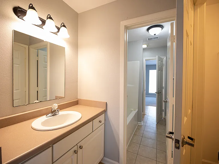 4439-BROWN-STREET-bathroom_01272026