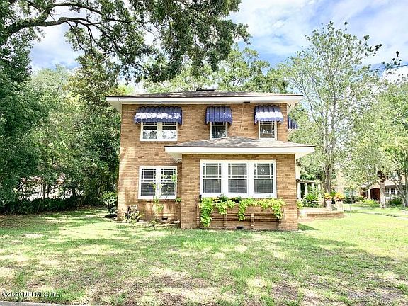 3rd image of 1421 Edgewood Cir