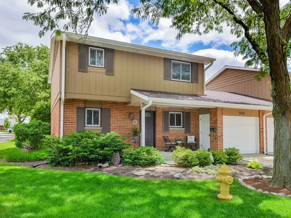 1541 Brittany Ct, Wheaton, IL 60189