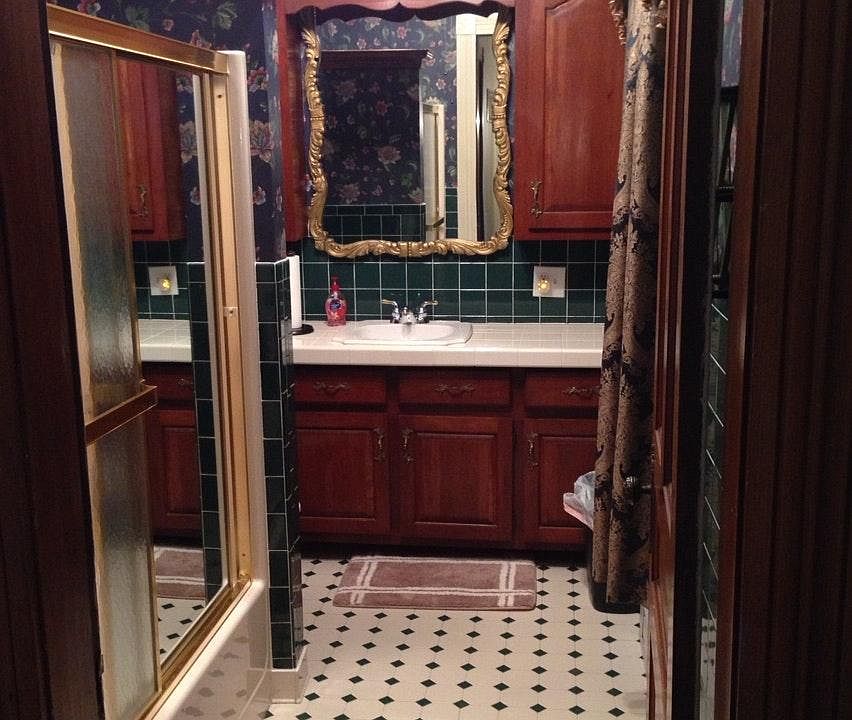 Upstairs shared bath