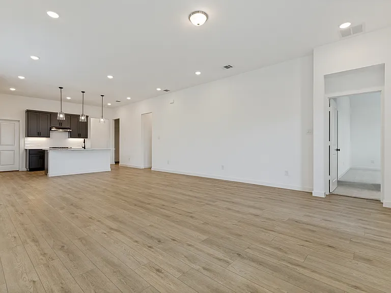 4303 Crossvine Ln — Photo 2