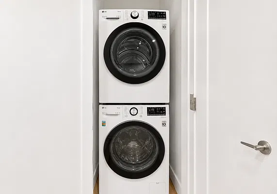 Laundry, photo 1
