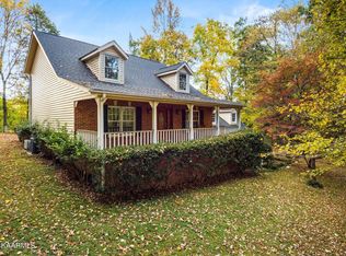 9308 Cameron Rd, Mascot, TN 37806