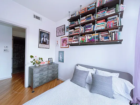 Rented by Keller Williams NYC | media 23
