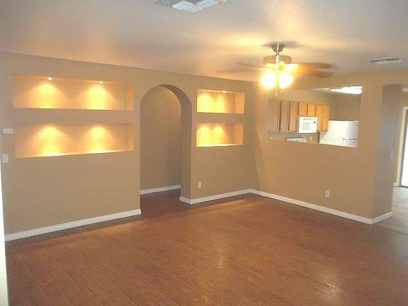 3rd image of 11514 W Windrose Dr