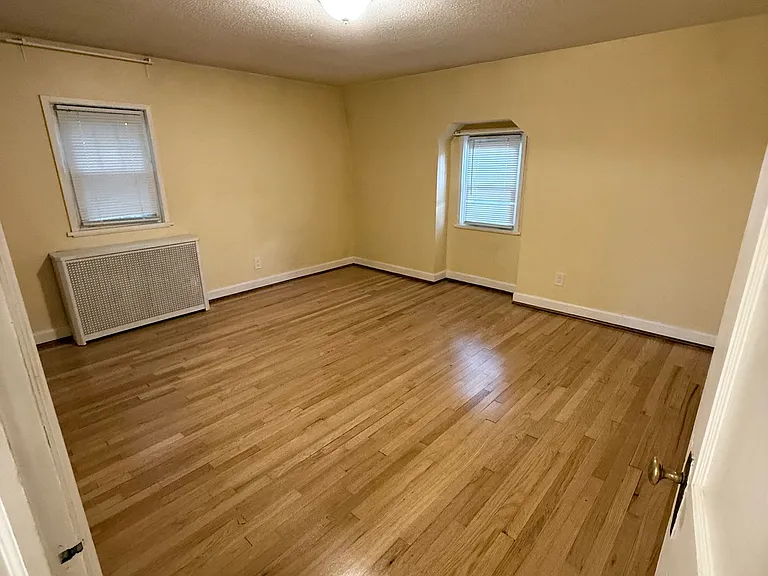 54 Harding Ave — Photo 15