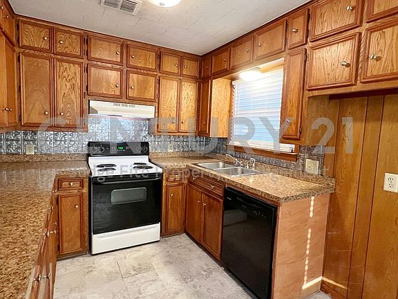 4th image of 1319 N Clay St