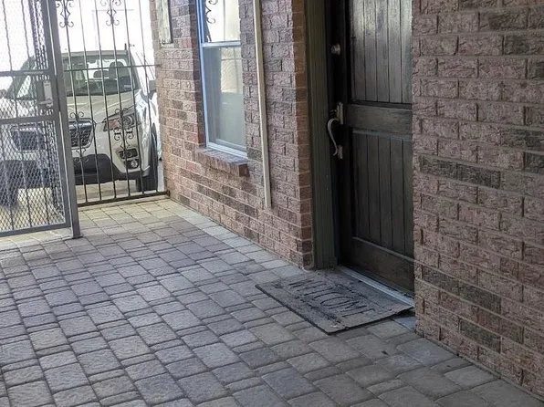 402 Post Office St APT 107, Galveston, TX 77550