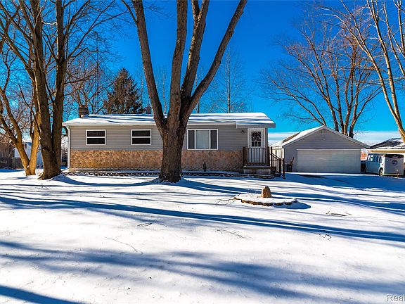 2nd image of 8353 Gale Rd