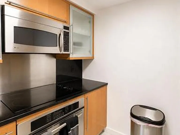 6365 Collins Avenue Cu #811 — Photo 9