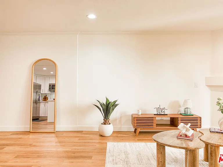 5510 Owensmouth Ave #218 — Photo 6