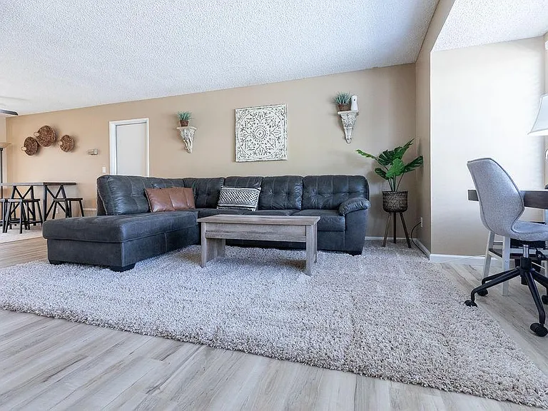 620 Perdew Ave #B — Photo 5